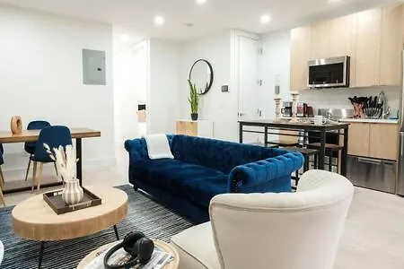 Apartment 3br 2baths With Private Outdoors *