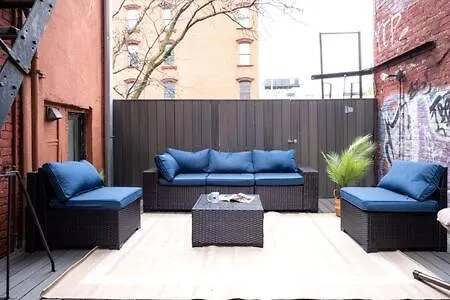 3br 2baths With Private Outdoors *