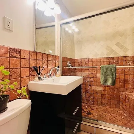 Apartment Comfortable 2 Bedroom In Nyc! New York