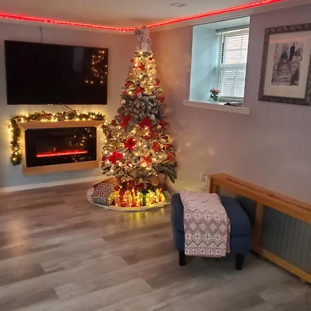 Lovely 2 Bedroom With 2 Entrance And Parking With A Fee New York