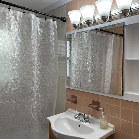 Apartment Spacious Studio Near Ditmars Blvd *