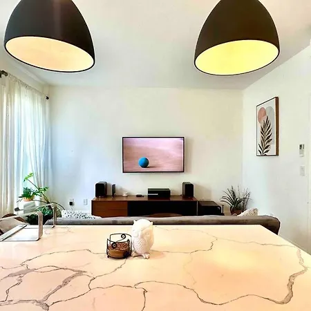 Airy, Modern Penthouse In A Brooklyn Brownstone *