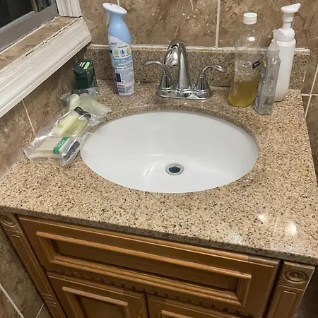 Large 1 Bedroom In The Heart Of The Bronx New York