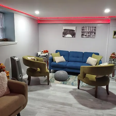 Apartment Lovely 2 Bedroom With 2 Entrance And Parking With A Fee