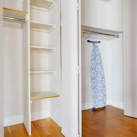 Midtown 1br W Water Views Indoor Pool Nyc-36