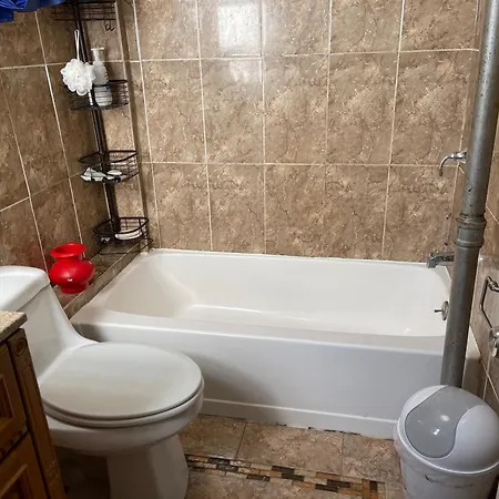 Large 1 Bedroom In The Heart Of The Bronx * New York