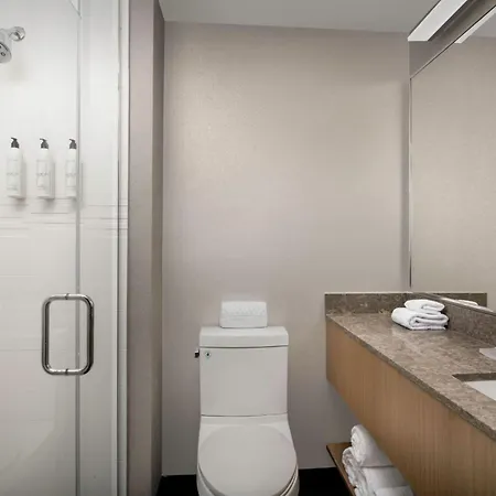 Hotel Springhill By Marriott Queens New York