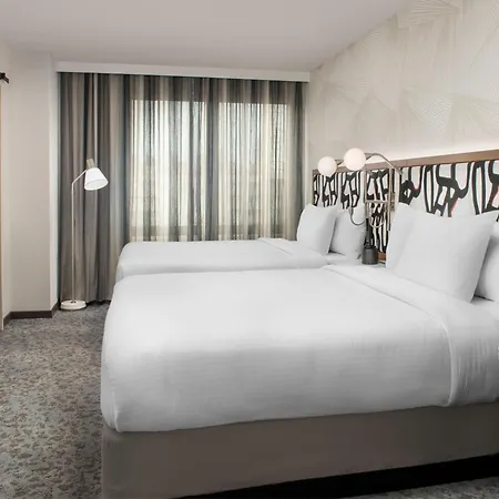 Hotel Springhill By Marriott Queens New York