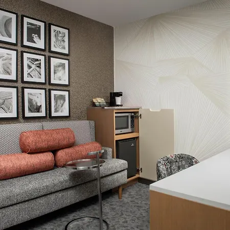 Hotel Springhill By Marriott Queens