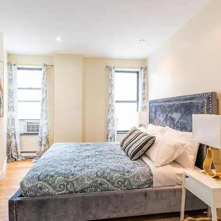3 Bed Modern Apt In Prime Location Apartment