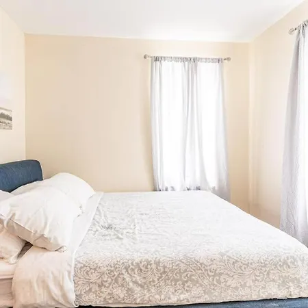 3 Bed Modern Apt In Prime Location * New York