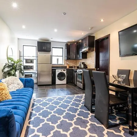Apartment 3 Bed Modern Apt In Prime Location *