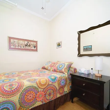 Spacious 1 Bedroom Unit In Prime Location Apartment