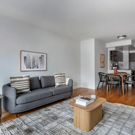 Lenox Hill 2br W Elevator Doorman Nr Art Nyc-1284 *