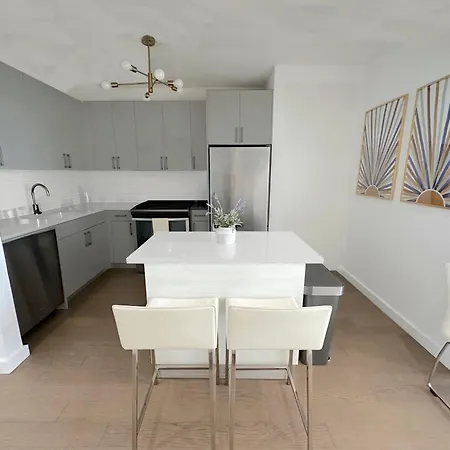 Luxury Skyline Manhattan Views Williamsburg Apartment *