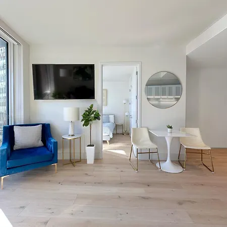 Large 1 Bedroom - Private Balcony - Luxury Building - Manhattan New York