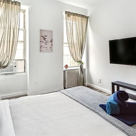 Apartment 3bd Luxe Unit In Hells Kitchen New York