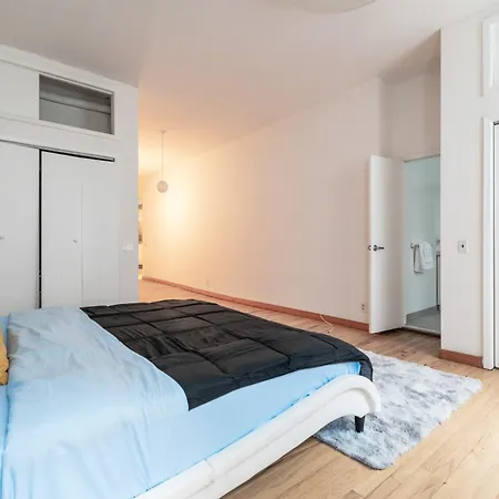 Apartment Monthly Nyc Rentals- Modern 4 Bedroom Unit *