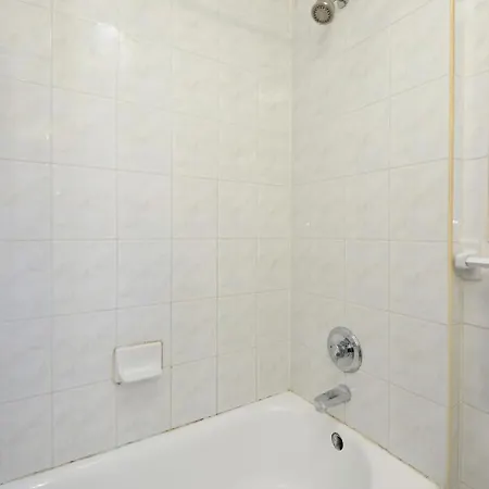 Monthly Nyc Rentals- Newly Designed 3 Bedroom Unit Apartment