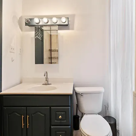 Monthly Nyc Rentals- Newly Designed 1 Bedroom Unit Apartment *