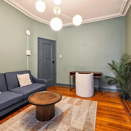Monthly Nyc Rentals- Newly Designed 1 Bedroom Unit * New York