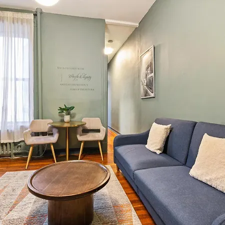 Monthly Nyc Rentals- Newly Designed 1 Bedroom Unit Apartment