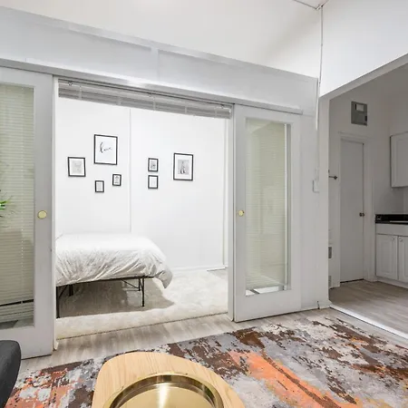 Monthly Nyc Rentals- Modern 1 Bedroom Unit