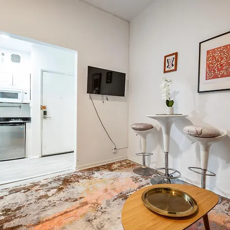 Apartment Monthly Nyc Rentals- Modern 1 Bedroom Unit *