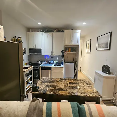 Modern 1-bedroom In Manhattan-new York, Ny