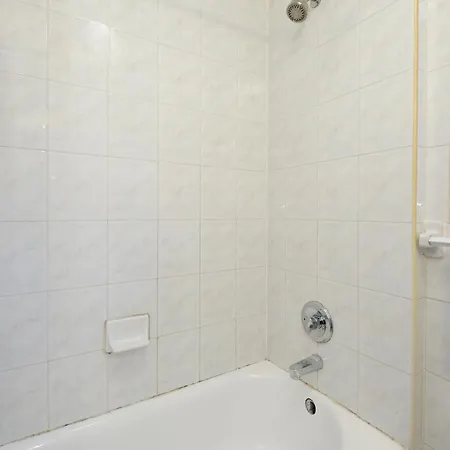 Monthly Nyc Rentals- Newly Designed 3 Bedroom Unit Apartment *