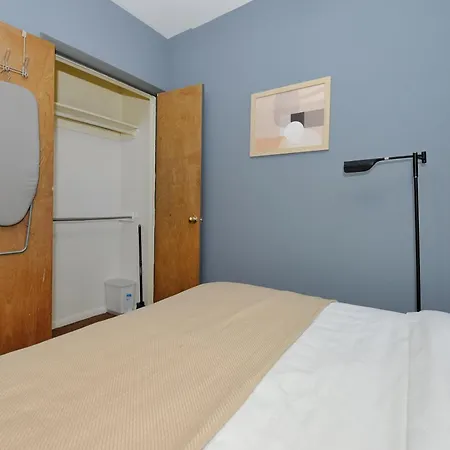 Monthly Nyc Rentals- Newly Designed 3 Bedroom Unit Apartment