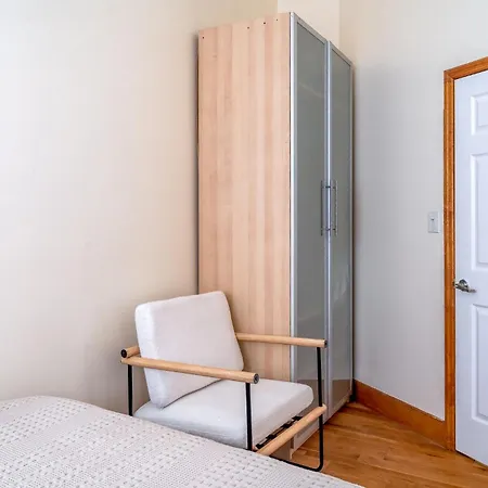 Wonderful 3br 1bath Only Steps From Times Square & Park *