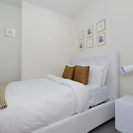 Monthly Nyc - Beautiful 3 Bedroom Apartment *