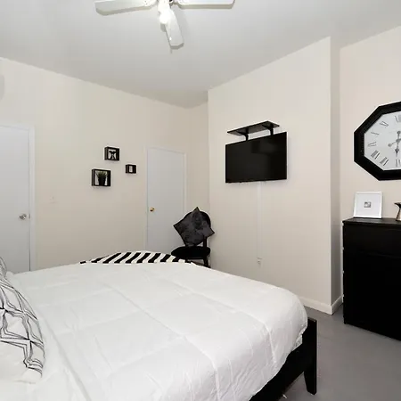 Monthly Nyc - Beautiful 3 Bedroom Apartment *