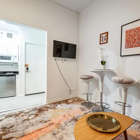 Monthly Nyc Rentals- Modern 1 Bedroom Unit *