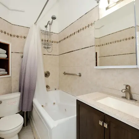 Apartment Monthly Nyc Rentals- Elegant 1 Bedroom Unit *