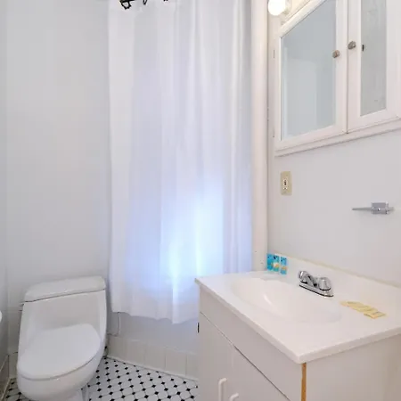 Monthly Nyc Rentals- Exquisite 1 Bedroom *