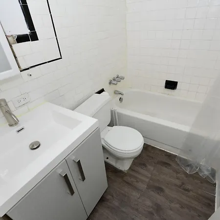 Apartment Monthly Nyc Rentals- Comfortable 4 Bedroom Unit New York