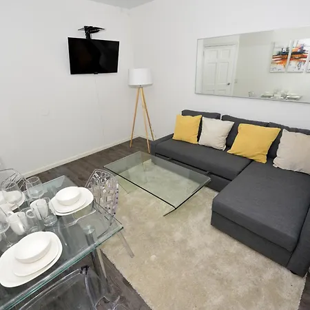 Monthly Nyc Rentals- Comfortable 4 Bedroom Unit Apartment *