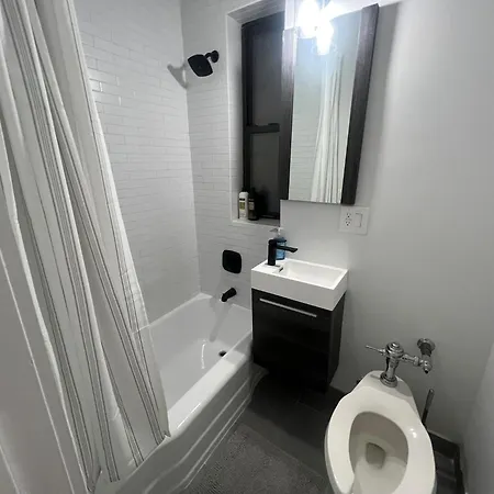 2 Bd Modern And Stylish Unit * New York