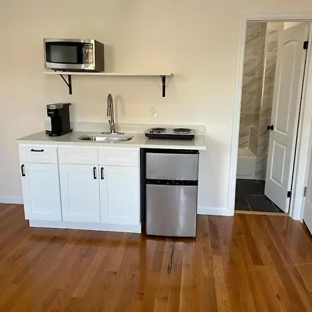 Lough Vacation Apartment