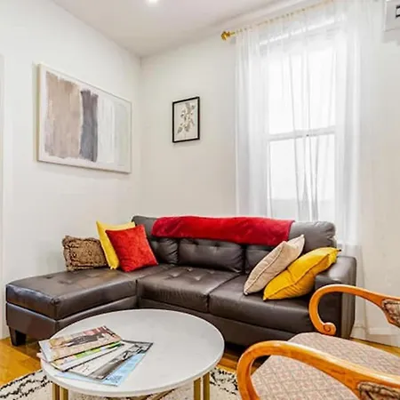 Cozy Portland Ave Apartment