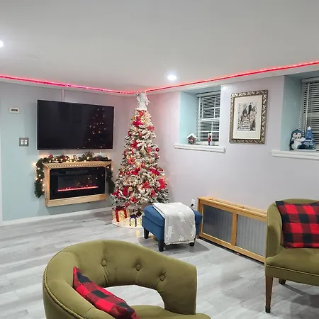 Lovely 2 Bedroom With 2 Entrance And Parking With A Fee * New York