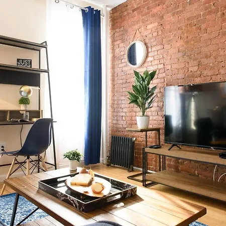 428-4r 2 Bedroom Newly Furnished
