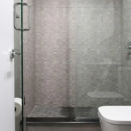 75-1d New 1br Prime Ues W&d The Unit Value