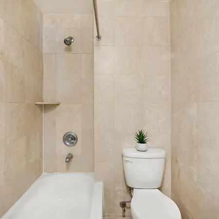73-310 Newly Reno Uws Doorman Gym Laundry Apartment New York