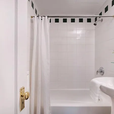 61-3c Renovated 2br Sleeps 5 Prime Upper East Apartment New York