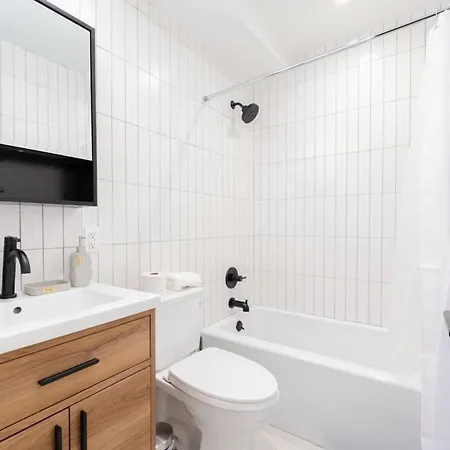 323-2 Spacious 2br Williamsburg Apartment *
