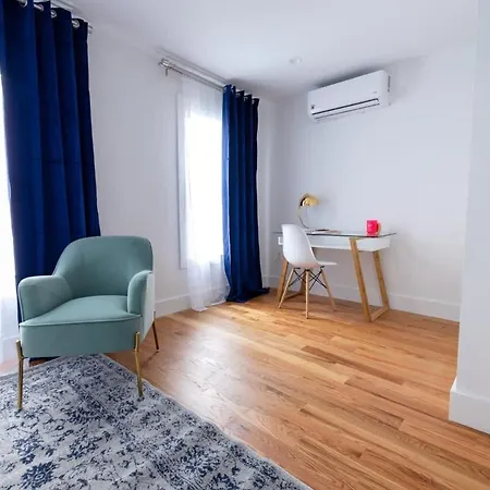 323-2 Spacious 2br Williamsburg Apartment