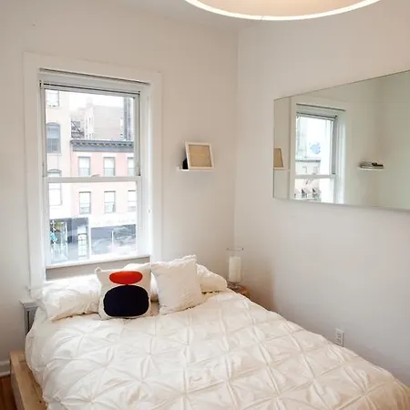 One Bedroom Self-catering - Little Italy * New York